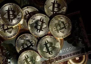 للمرة الأولى في تاريخها.. البيتكوين تتخطى حاجز 90 ألف دولار