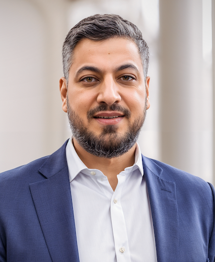 رحلة النجاح مع لؤي وليد الحاج: المستشار الأمثل للهجرة إلى كندا